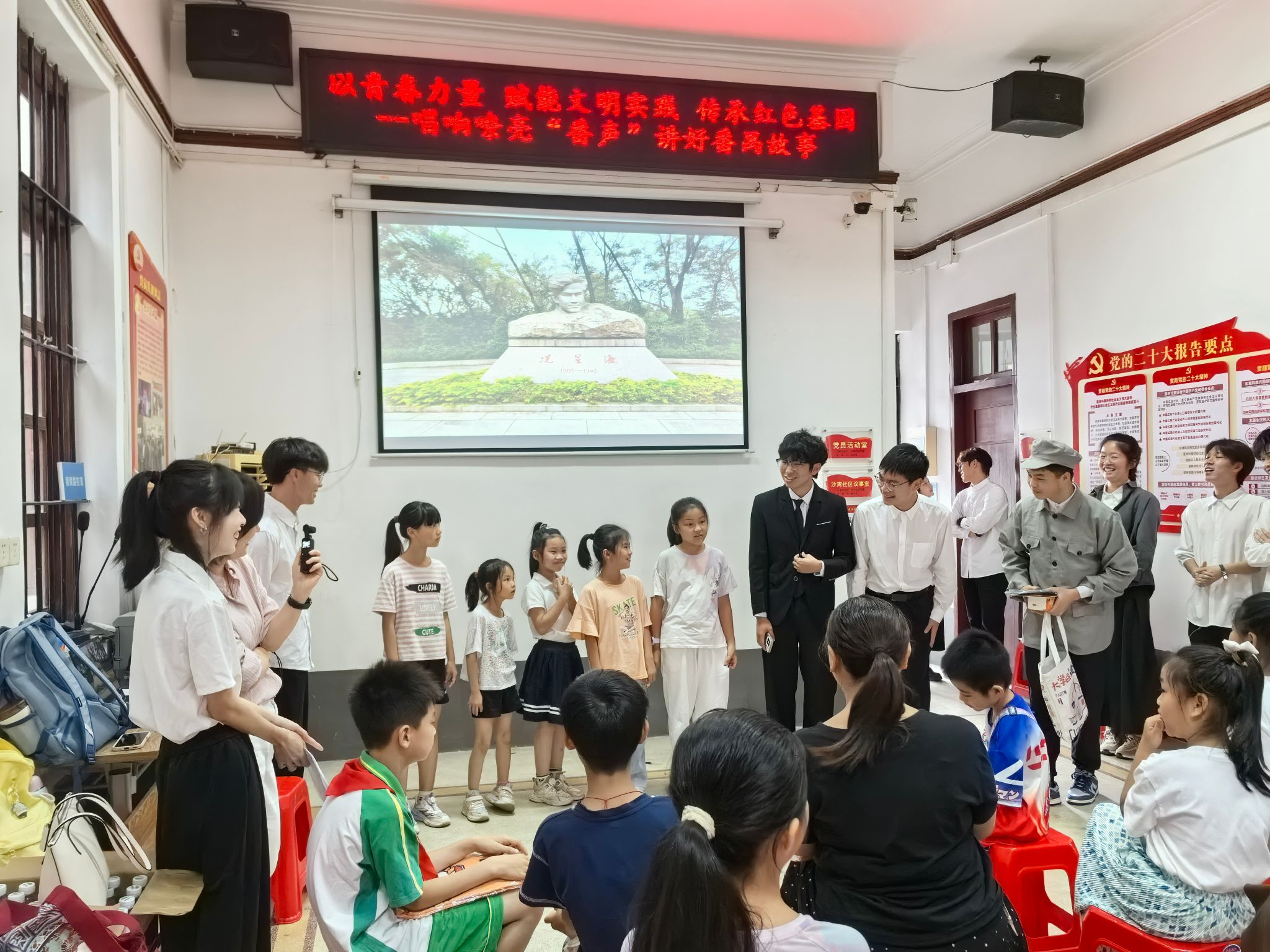 2003网站太阳集团青年理论宣讲团走进沙湾街沙湾社区